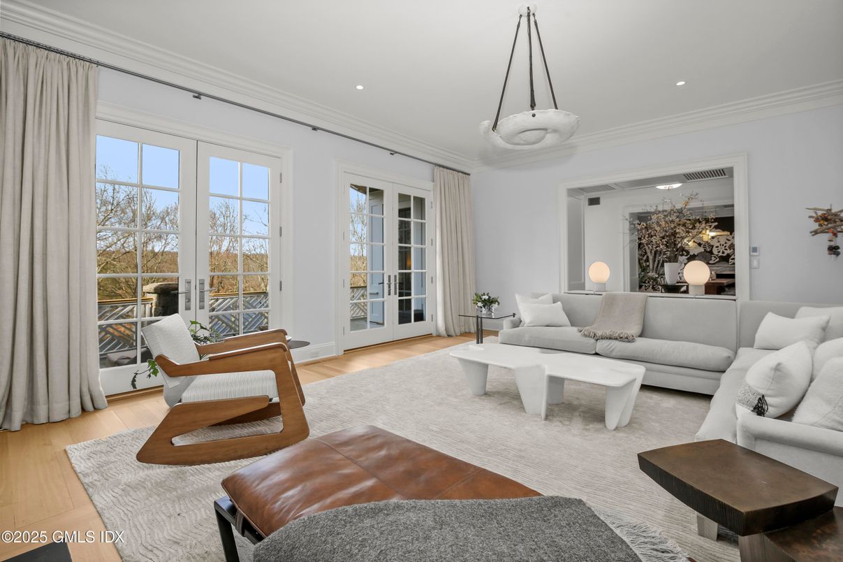Interior, Living room, Pendant Lights, Recessed Lighting, Wood Texture Flooring