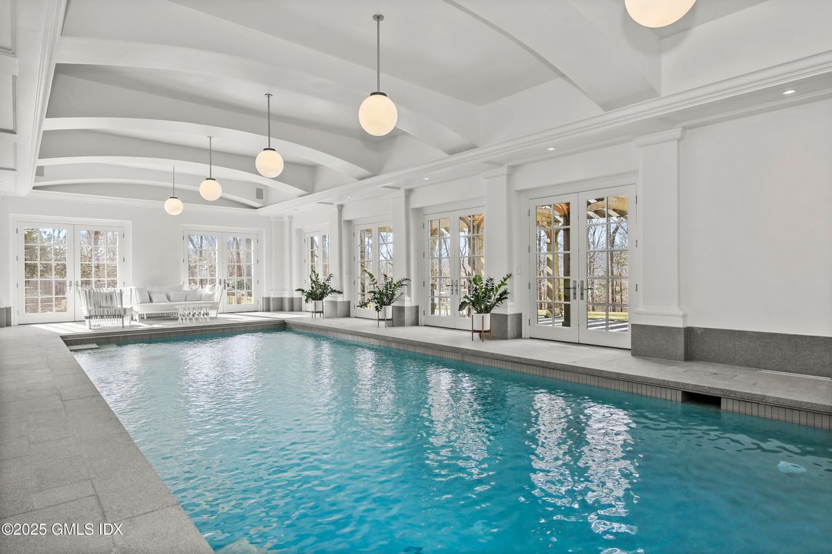 Interior, Pendant Lights, Pool