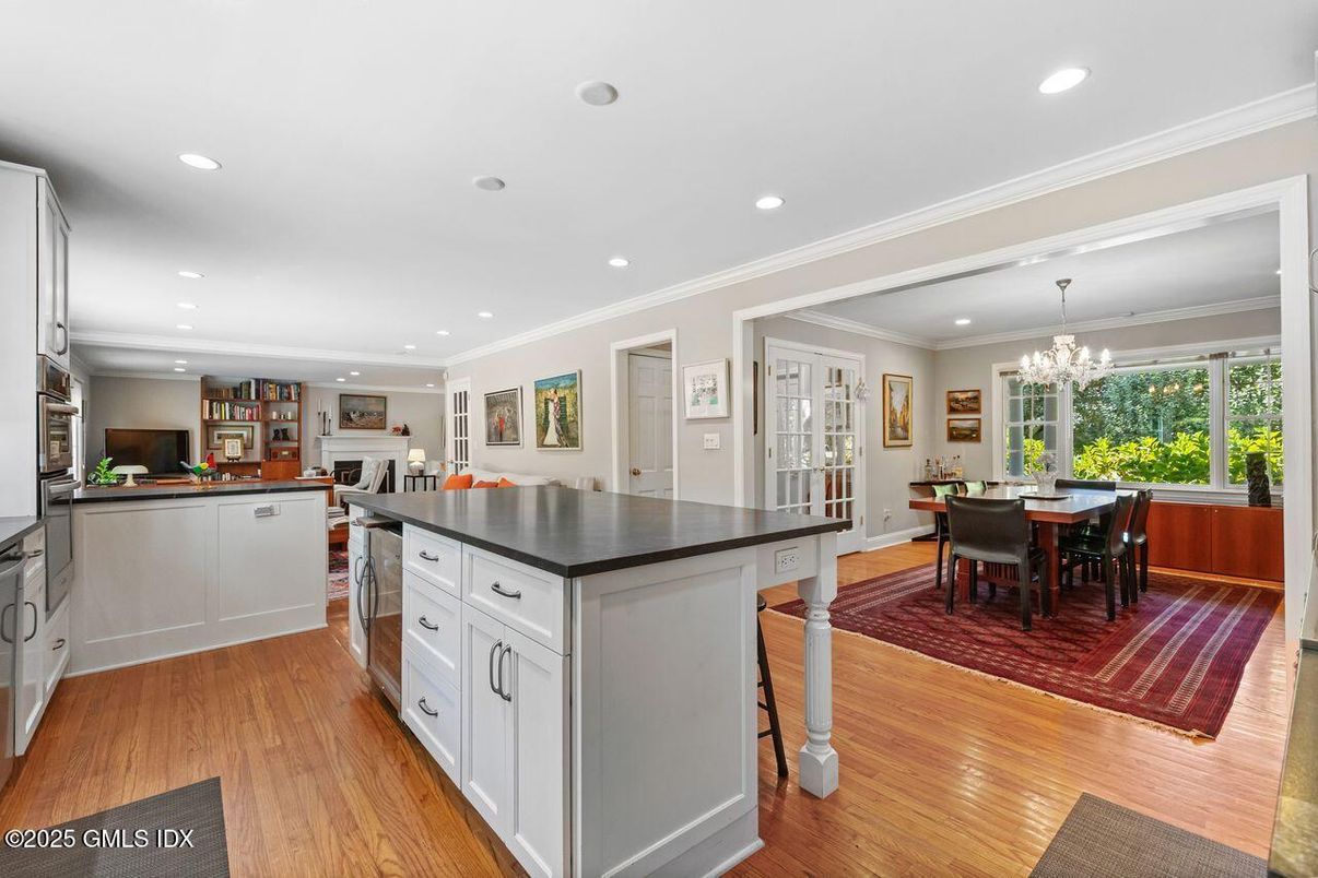Chandelier, Dining room, Interior, Kitchen, Recessed Lighting, Wood Texture Flooring