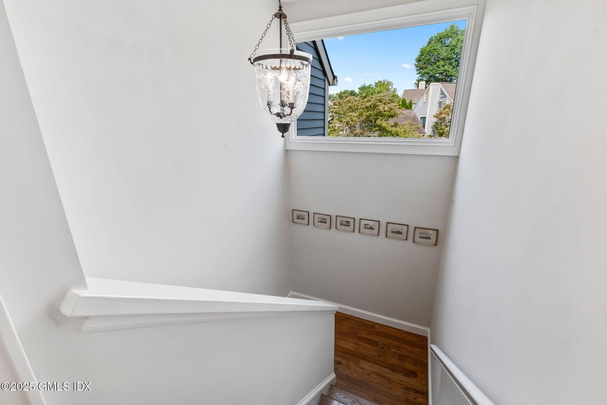 Interior, Pendant Lights, Wood Texture Flooring