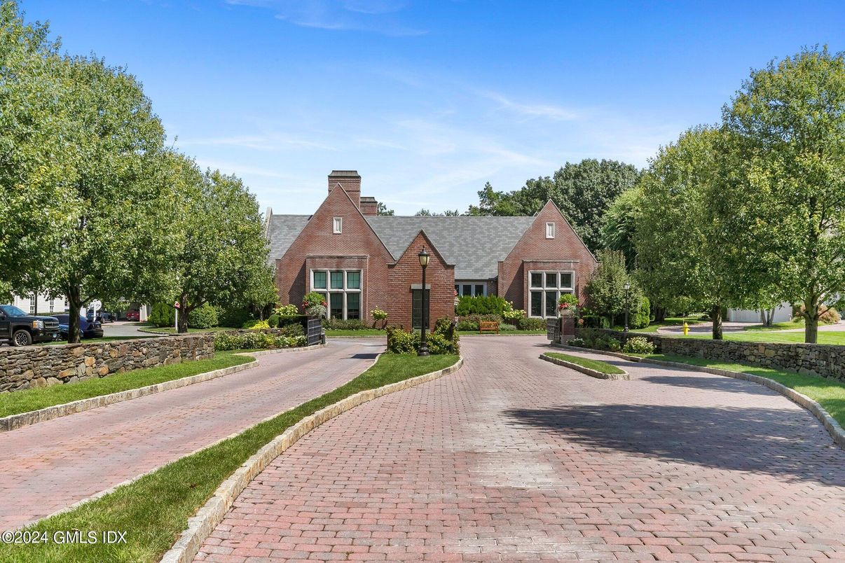 Exterior, Facade, Brick Facade, French Provincial