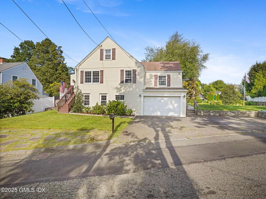 Attached, Backyard, Exterior, Facade, Queen Anne Victorian