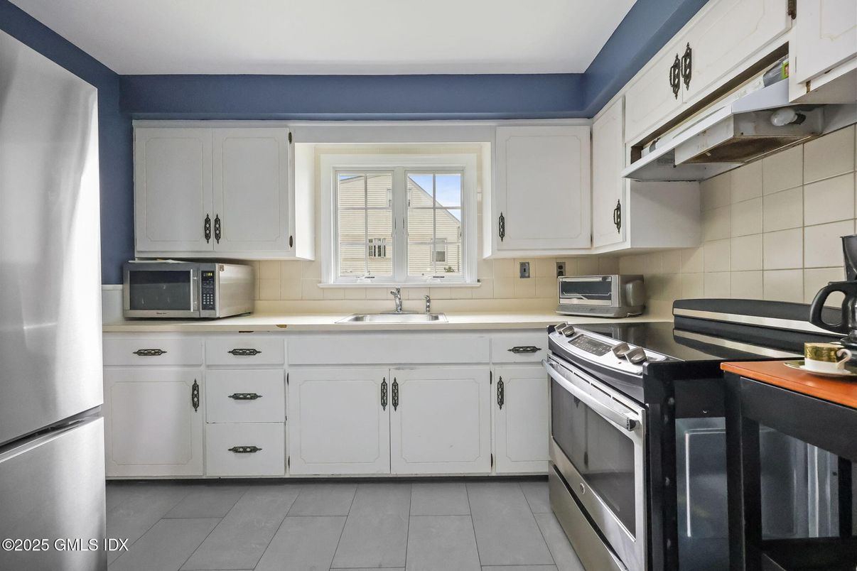 Interior, Kitchen, Stainless Steel Appliances
