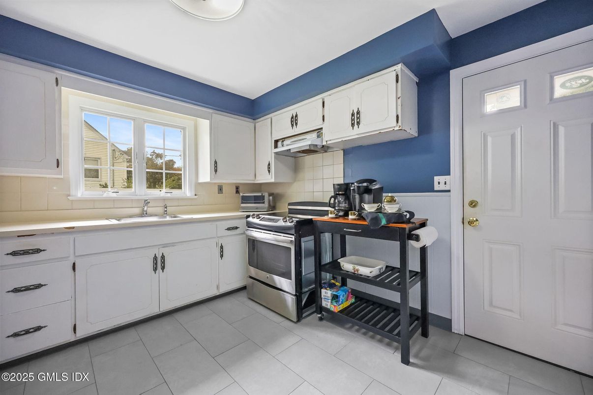 Interior, Kitchen, Stainless Steel Appliances