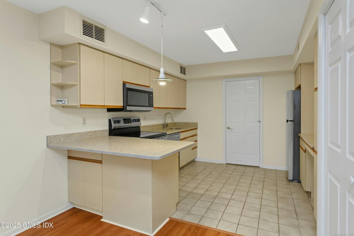Interior, Kitchen, Pendant Lights, Recessed Lighting, Wood Texture Flooring