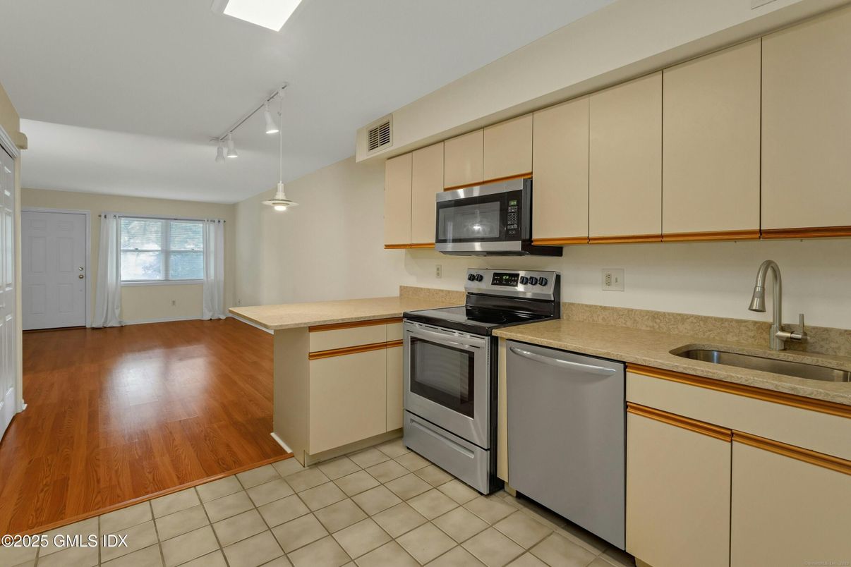 Interior, Kitchen, Pendant Lights, Wood Texture Flooring