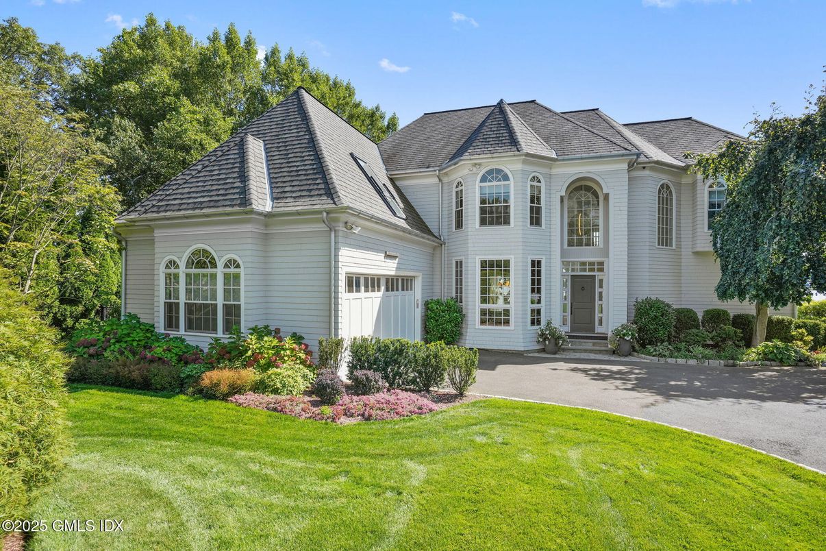 Attached, Exterior, Facade, French Provincial