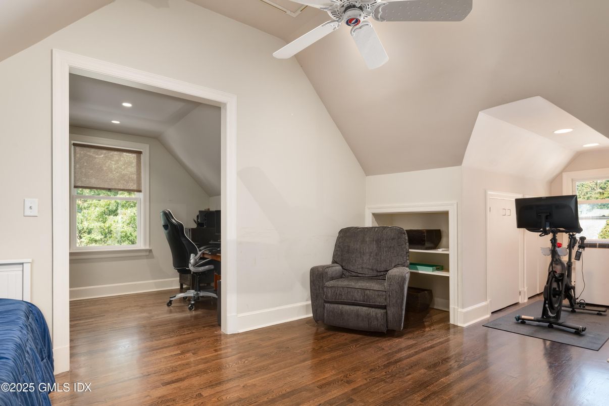 Fitness Equipment, Home Office, Interior, Recessed Lighting, Wood Texture Flooring
