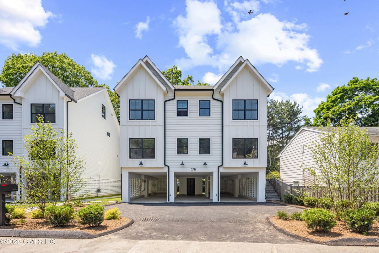 Exterior, Facade, Farmhouse