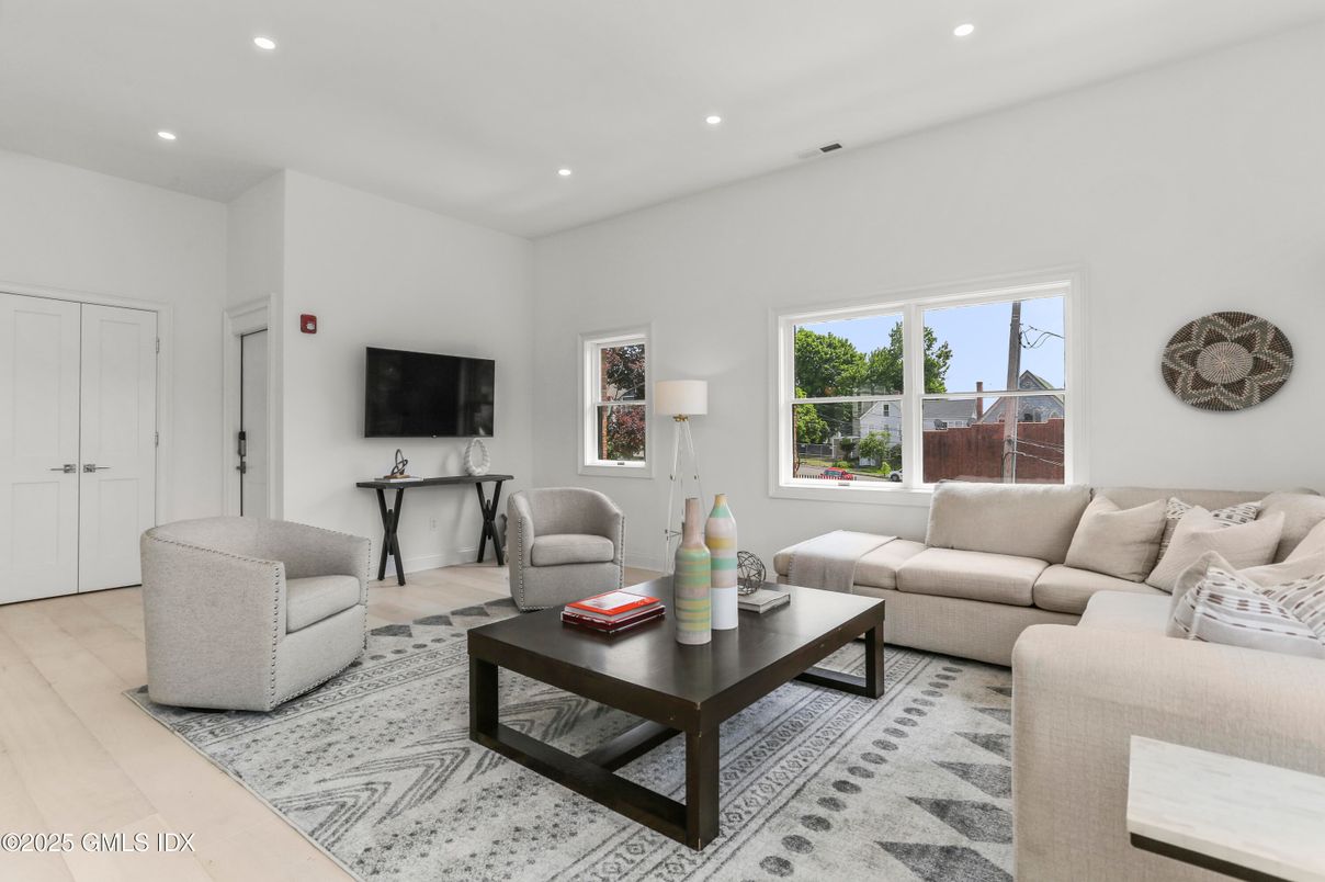 Interior, Living room, Recessed Lighting, Wood Texture Flooring