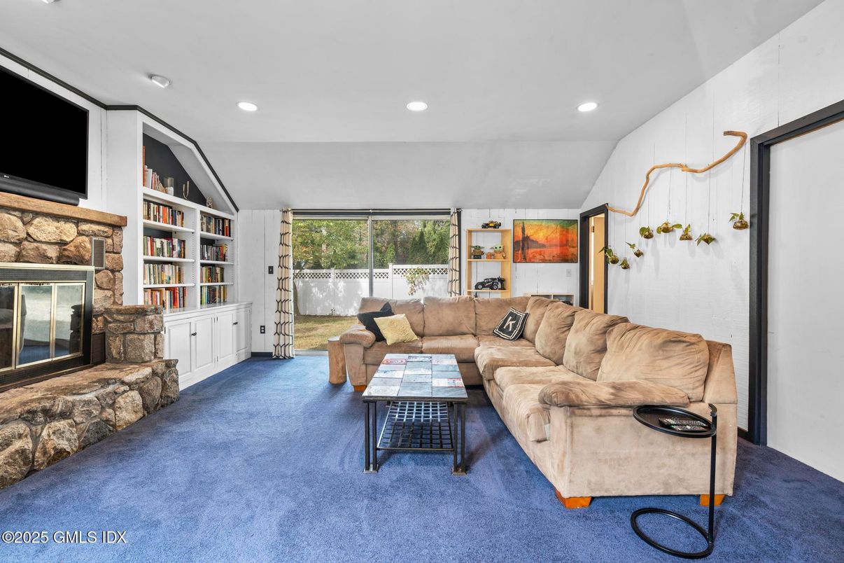 Fireplace, Interior, Living room, Recessed Lighting