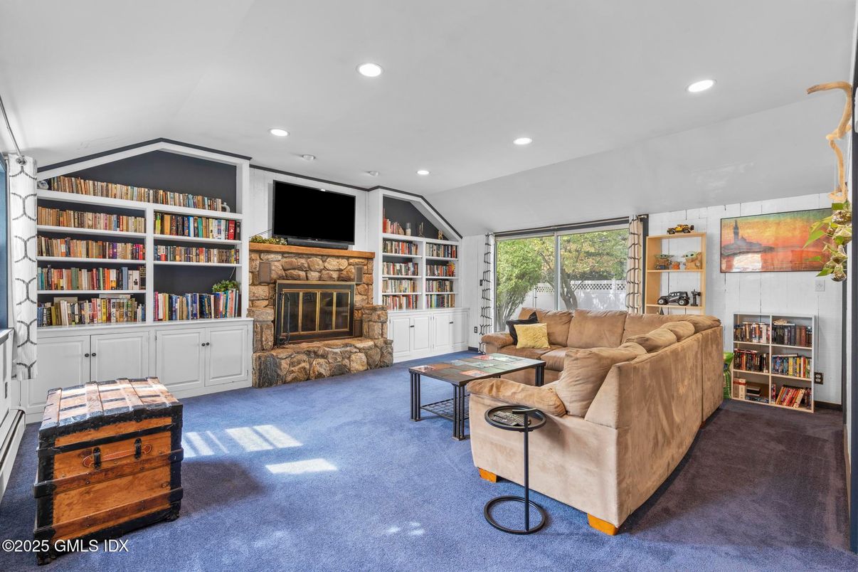 Fireplace, Interior, Living room, Recessed Lighting