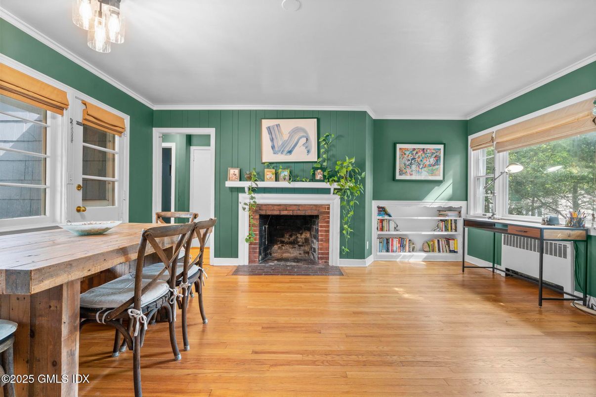 Dining room, Fireplace, Interior, Pendant Lights, Wood Texture Flooring