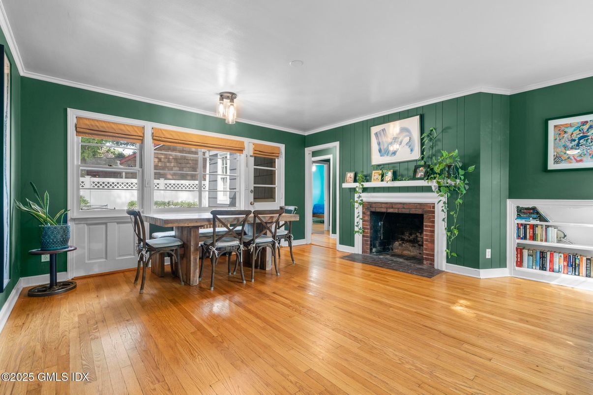 Dining room, Fireplace, Interior, Wood Texture Flooring