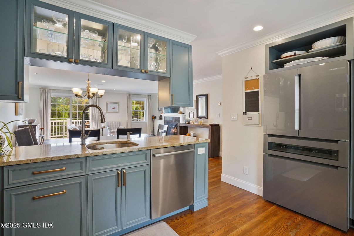 Dining room, Interior, Kitchen, Recessed Lighting, Stainless Steel Appliances, Wood Texture Flooring