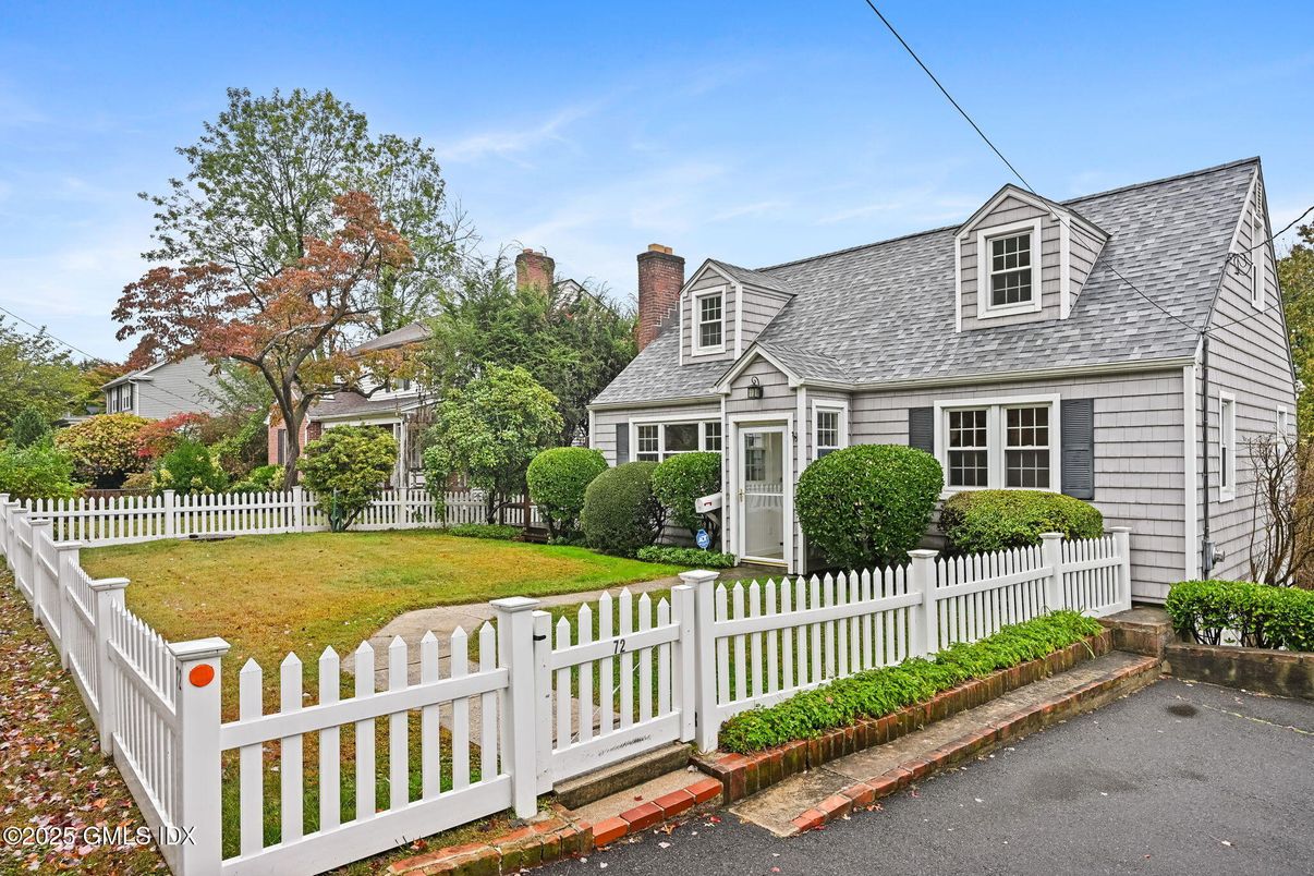Exterior, Facade, Cape Cod