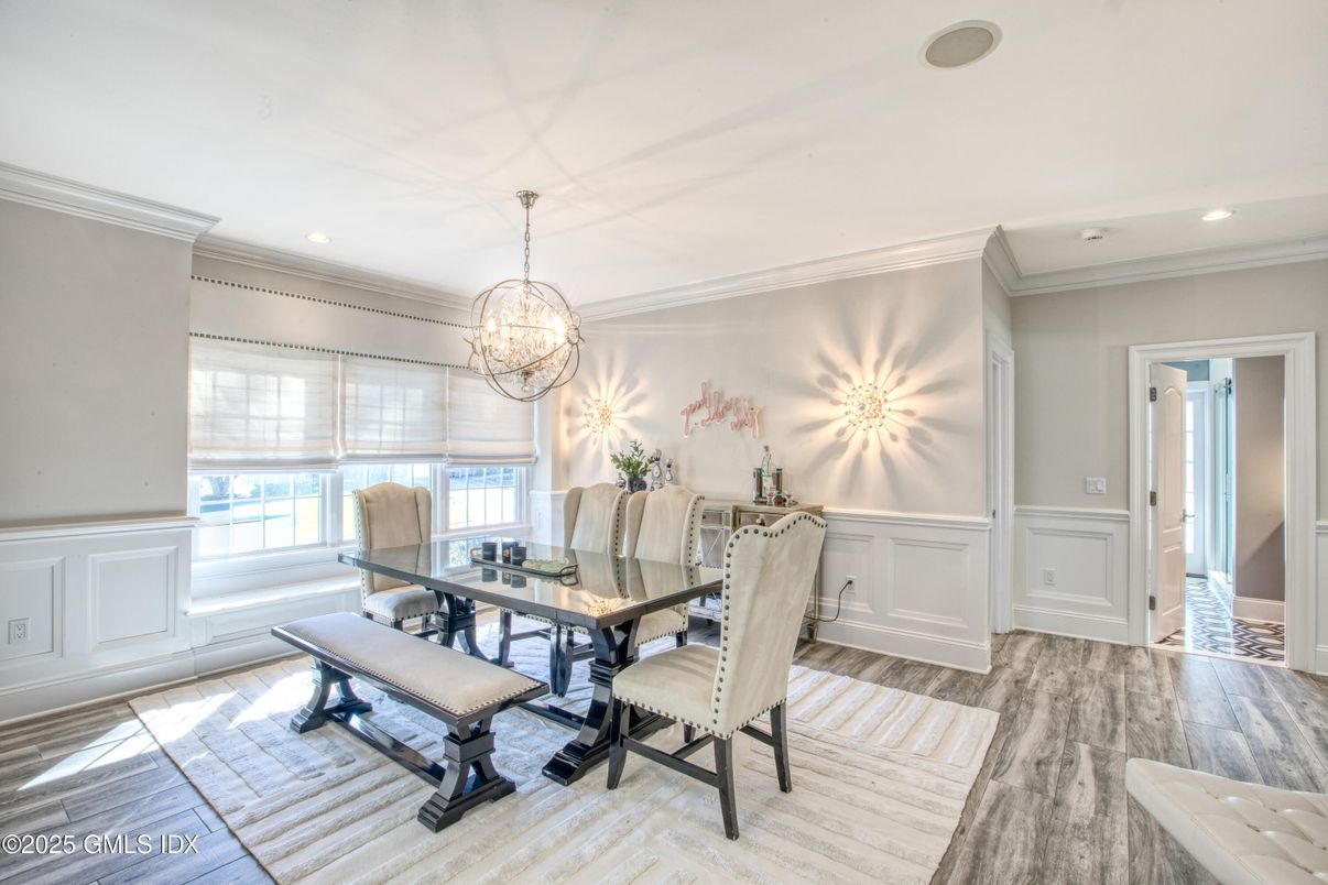 Chandelier, Dining room, Interior, Recessed Lighting, Wood Texture Flooring