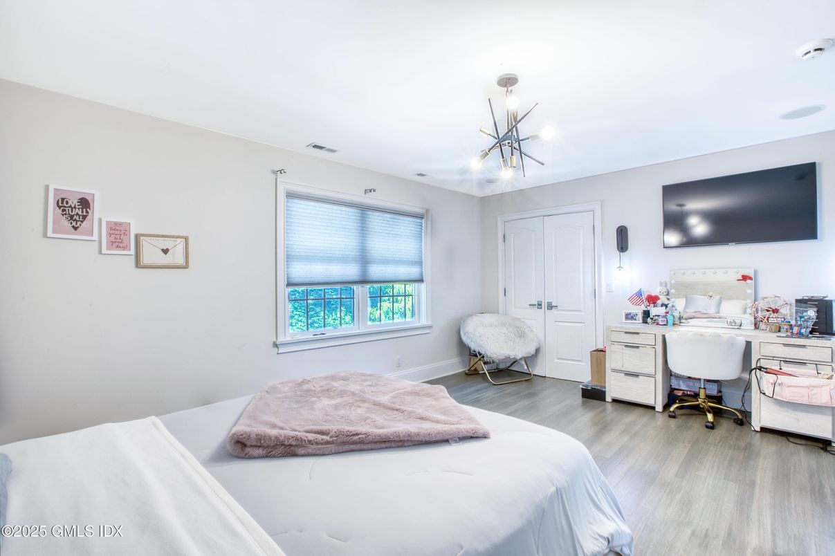 Bedroom, Home Office, Interior, Pendant Lights, Wood Texture Flooring