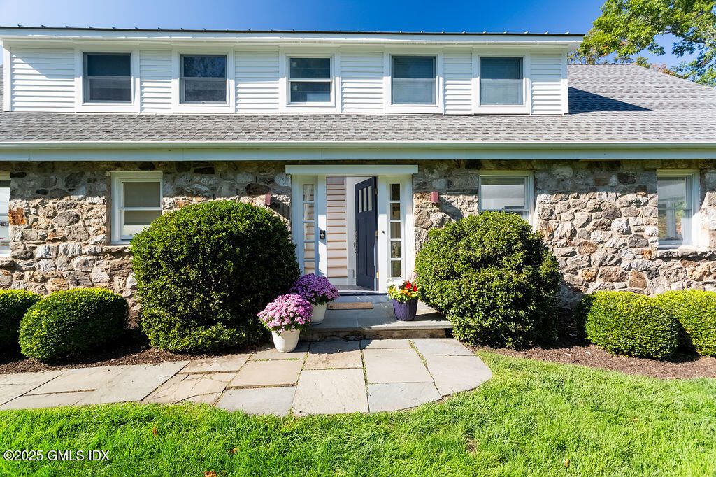 Exterior, Facade, Georgian