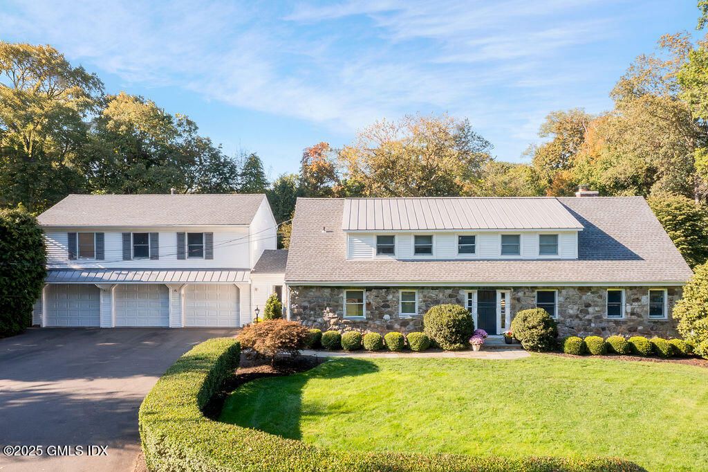 Attached, Exterior, Facade, Farmhouse