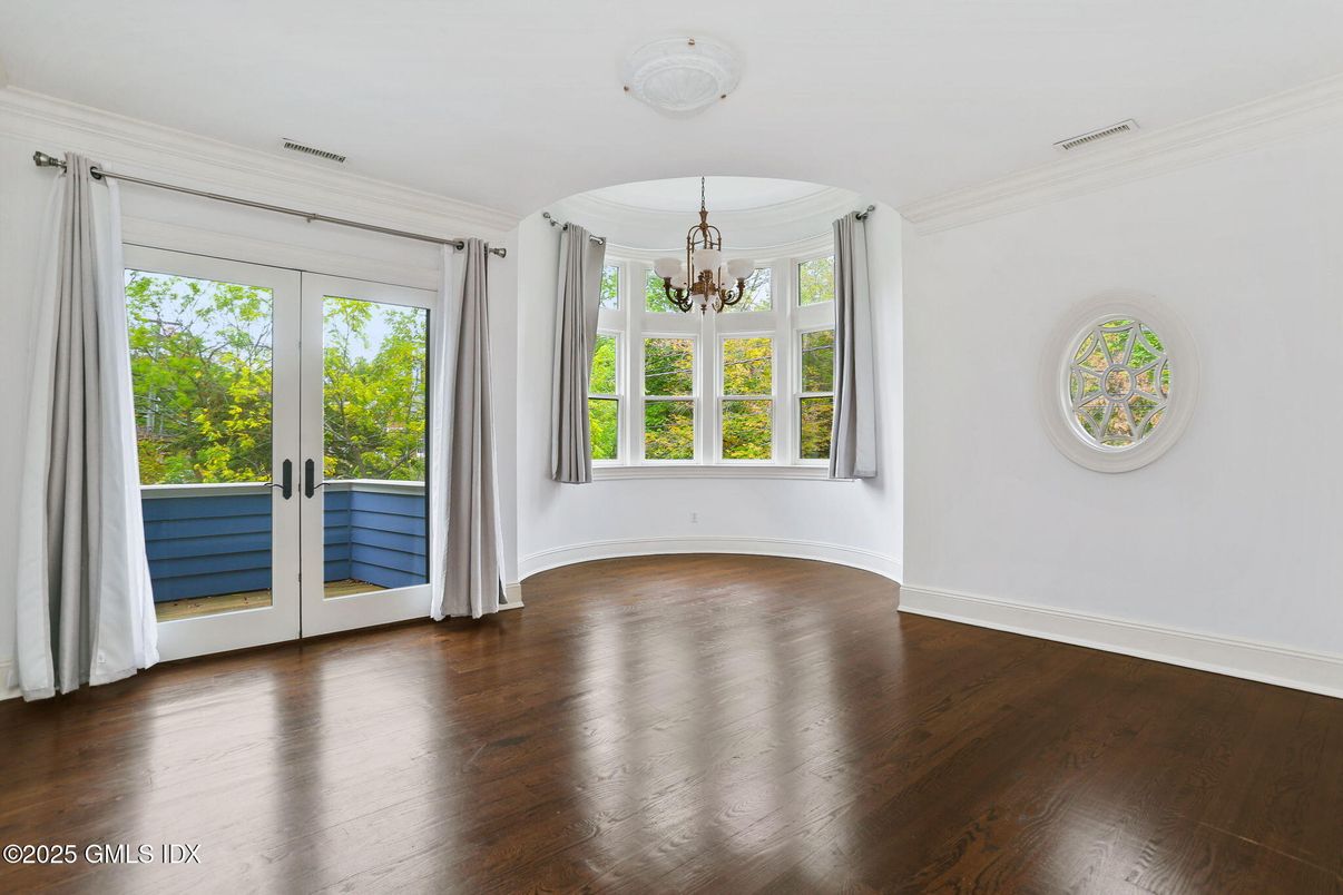 Chandelier, Empty room, Interior, Wood Texture Flooring