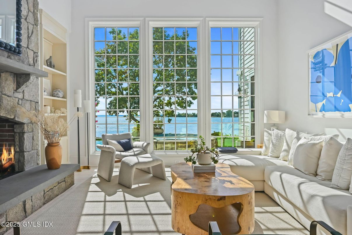 Fireplace, Interior, Living room, Water