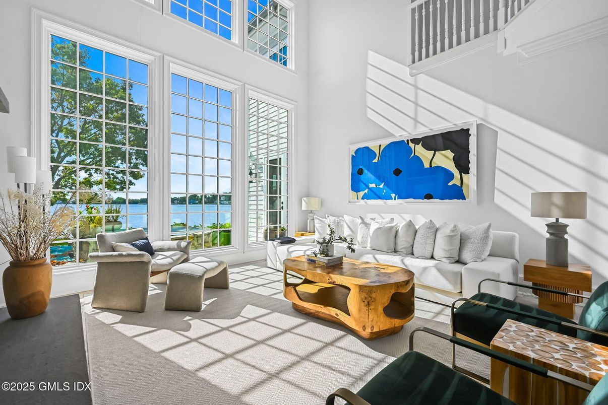 Interior, Living room, Water