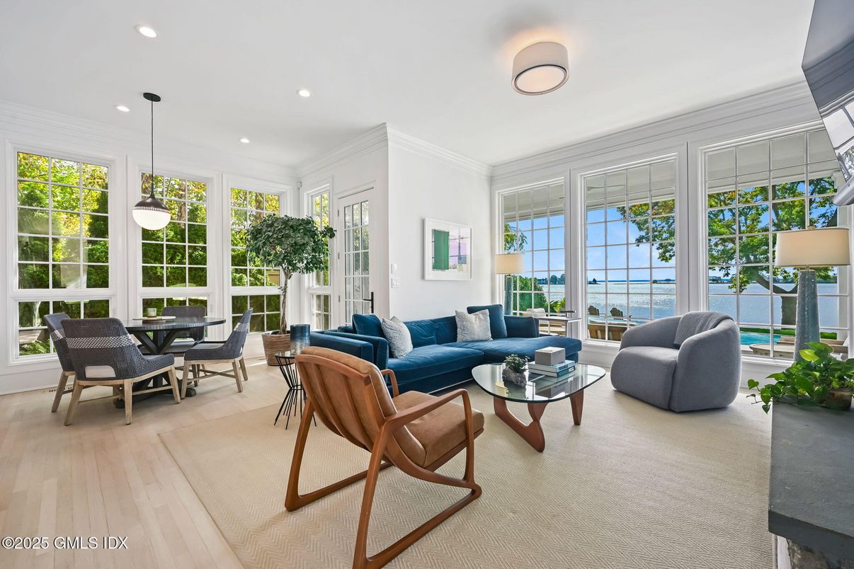 Dining room, Interior, Living room, Pendant Lights, Recessed Lighting, Sun Room, Wood Texture Flooring