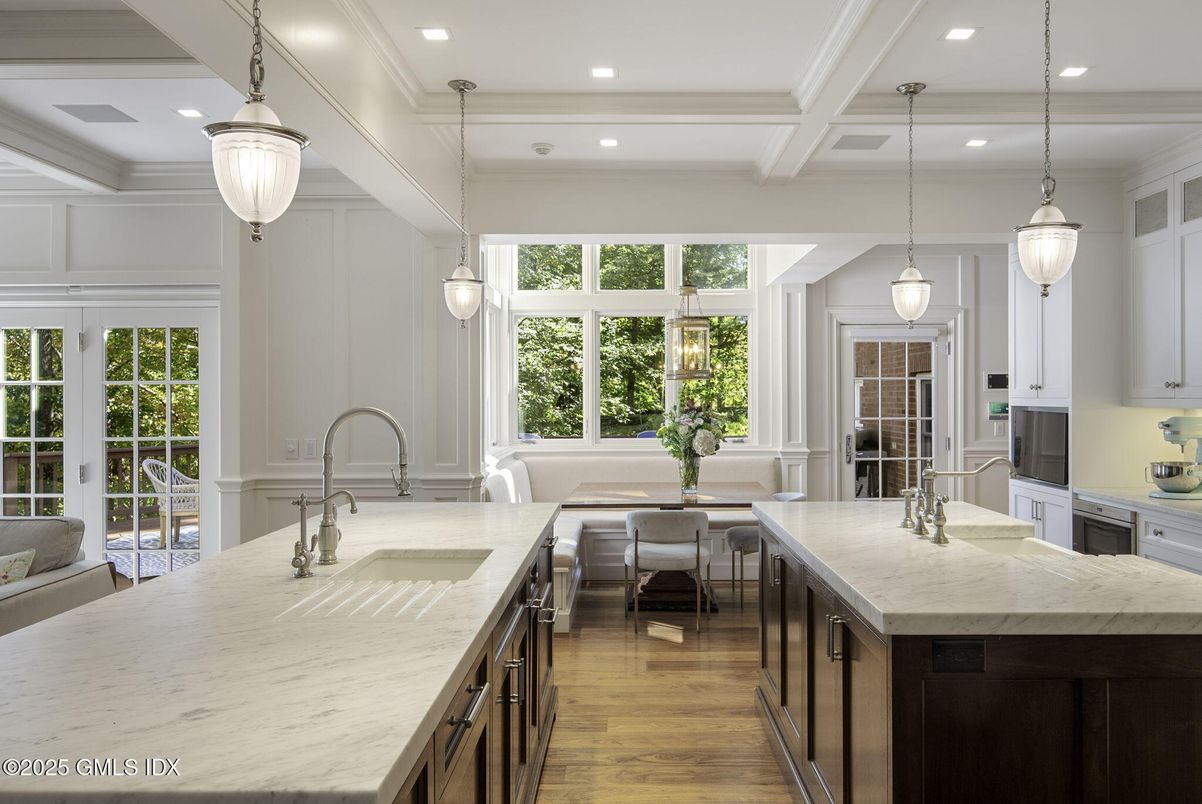Dining room, Interior, Kitchen, Pendant Lights, Recessed Lighting, Wood Texture Flooring