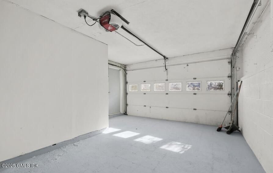 Garage, Interior