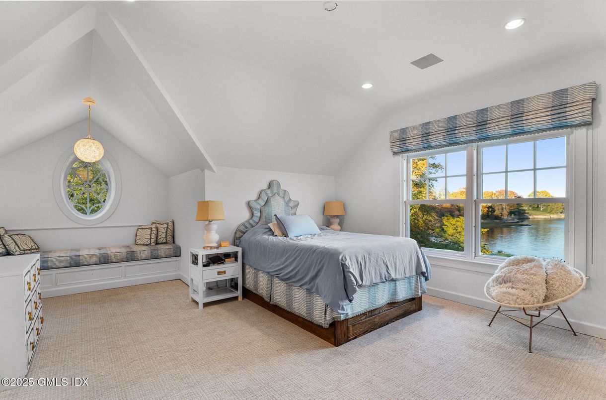 Bedroom, Interior, Recessed Lighting, Water