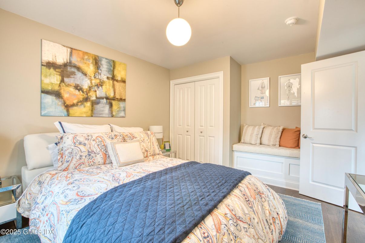 Bedroom, Interior, Pendant Lights
