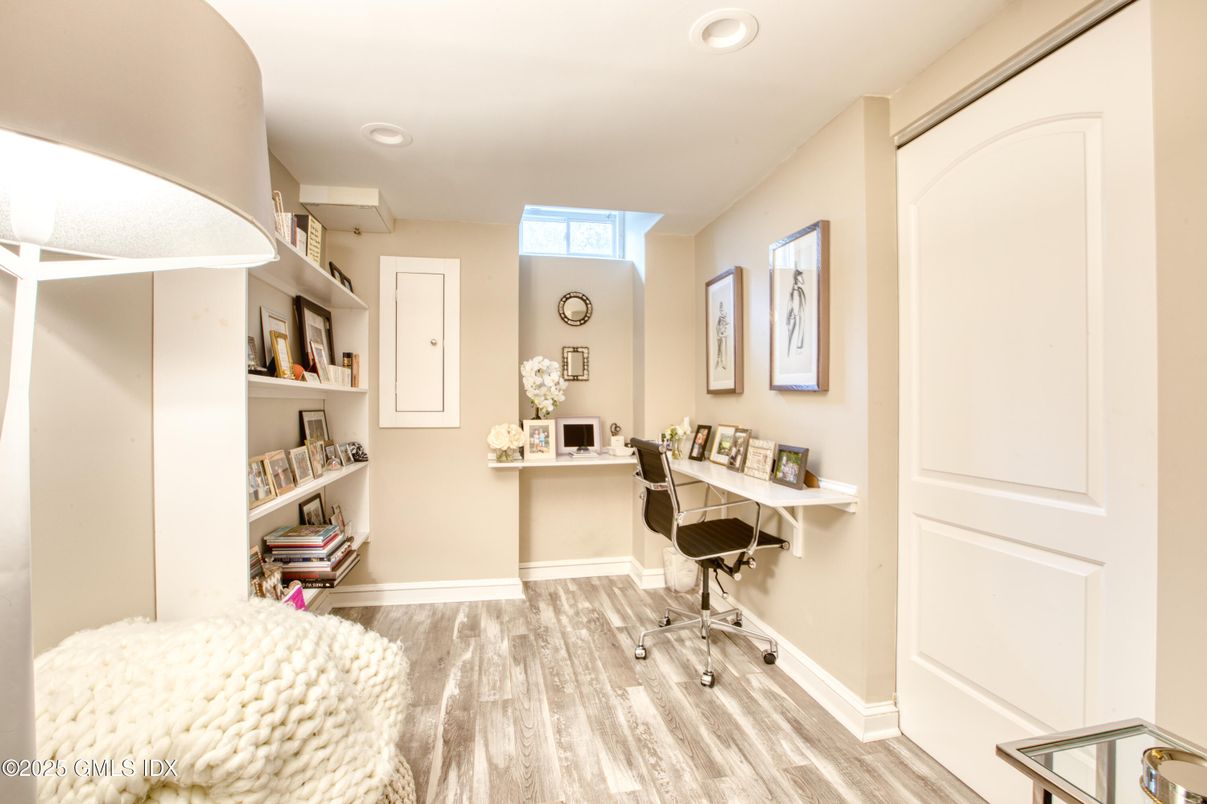 Home Office, Interior, Recessed Lighting, Wood Texture Flooring