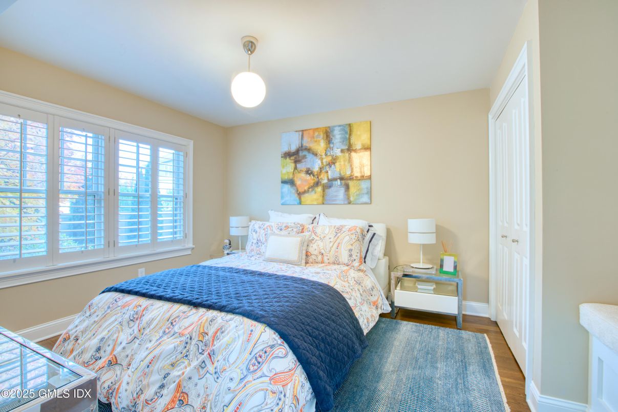 Bedroom, Interior, Pendant Lights, Wood Texture Flooring