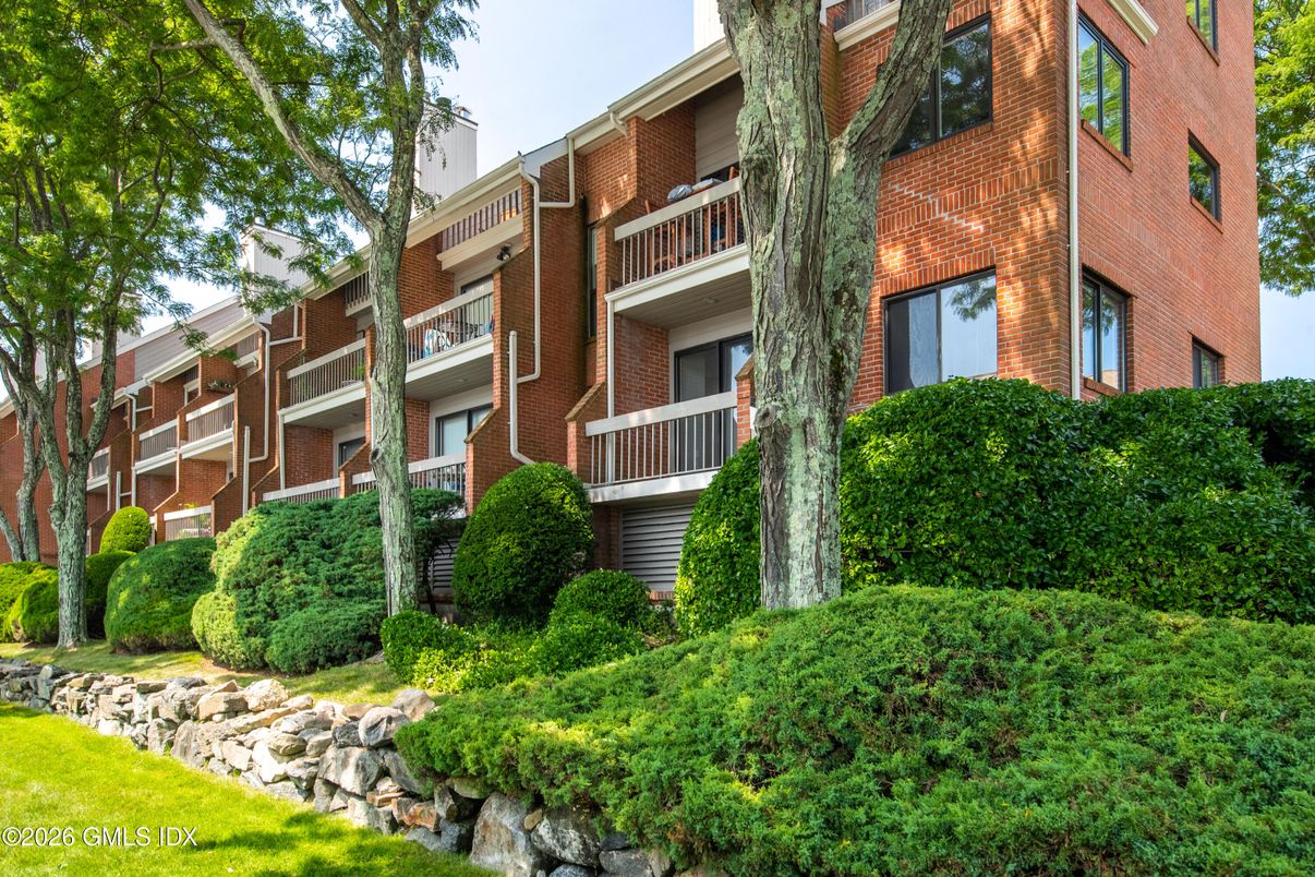 Exterior, Facade, Brick Facade, Rowhouse