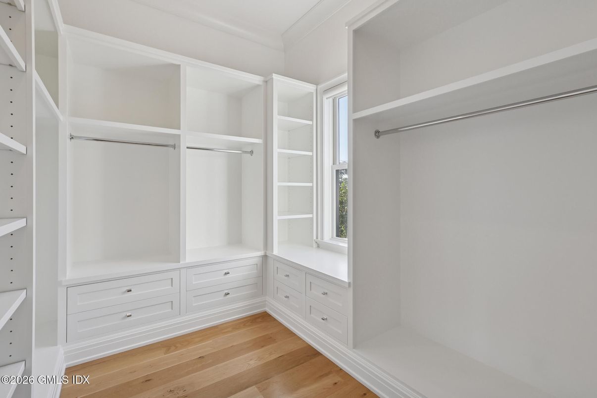 Interior, Walk-in Closets, Wood Texture Flooring