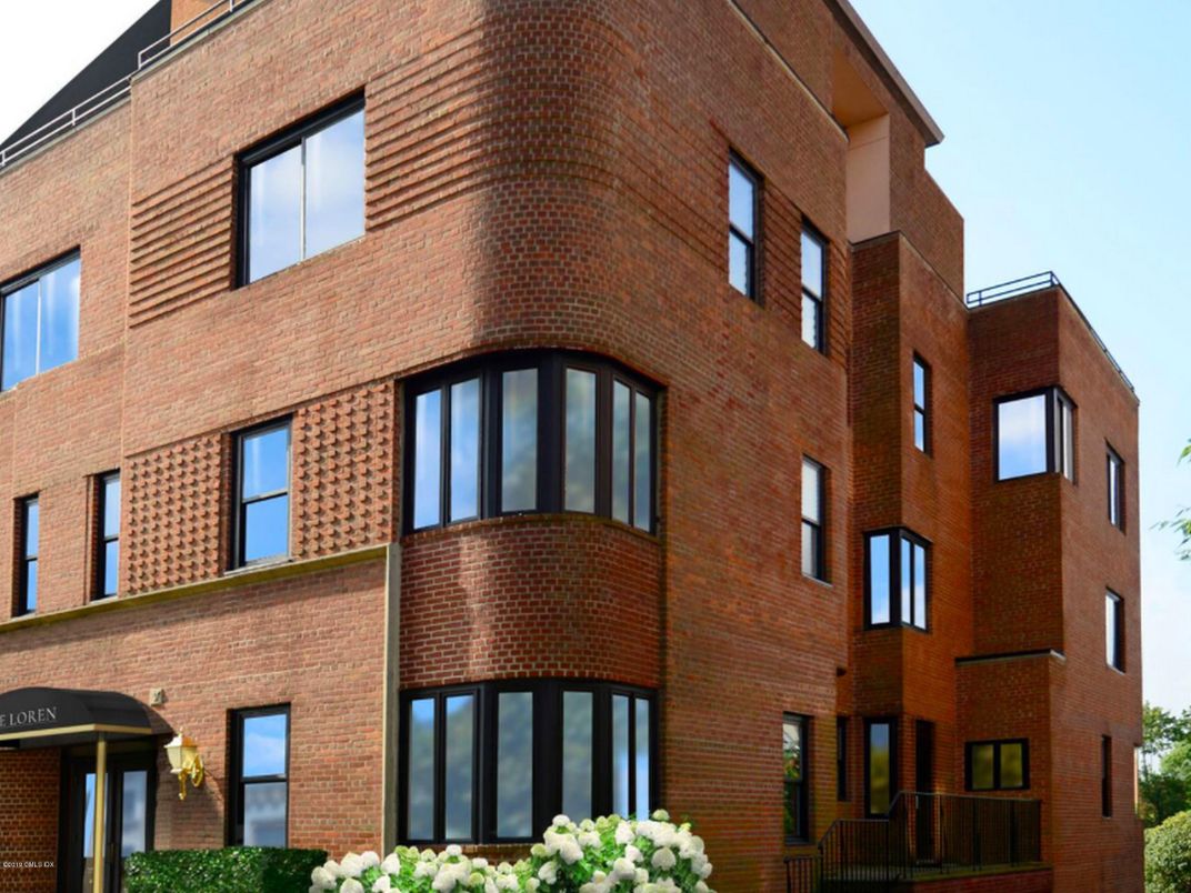 Exterior, Facade, Brick Facade, Rowhouse