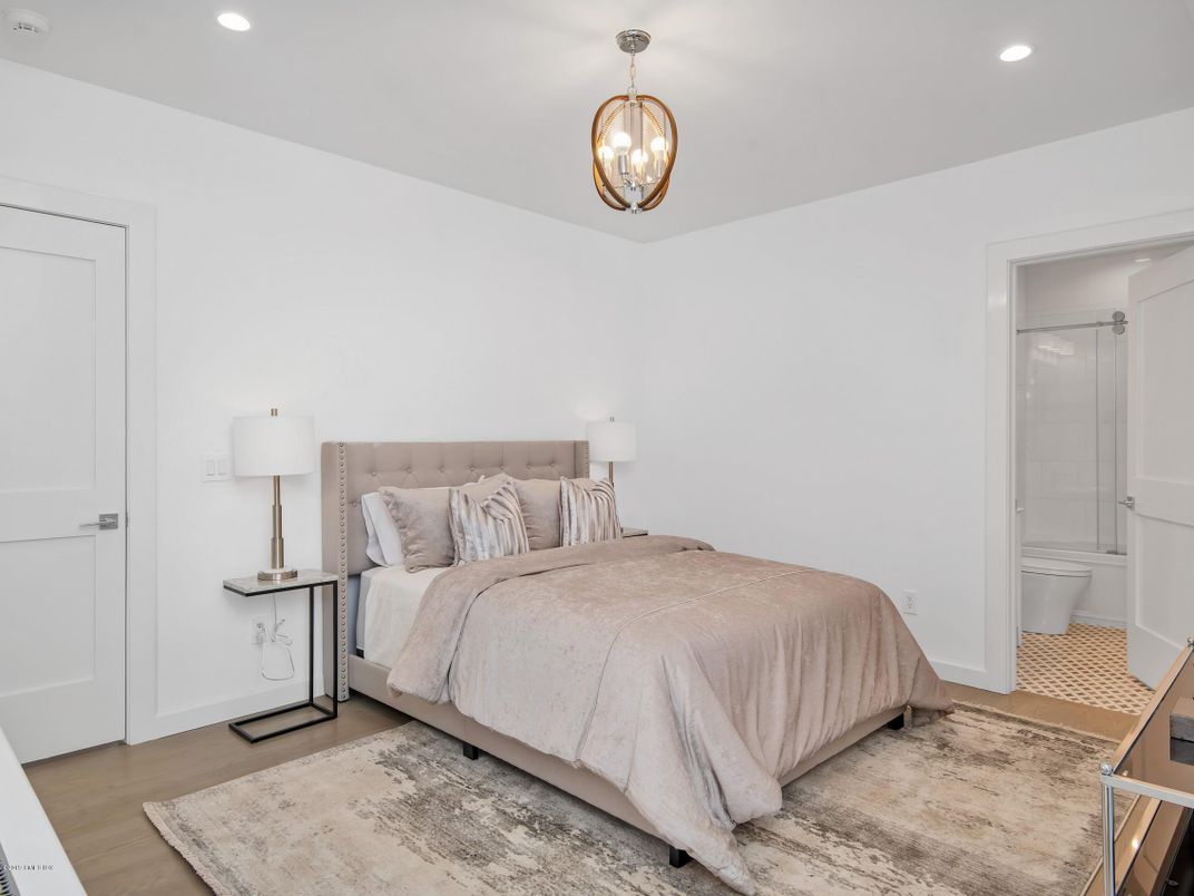 Bathroom, Bedroom, Interior, Recessed Lighting, Wood Texture Flooring