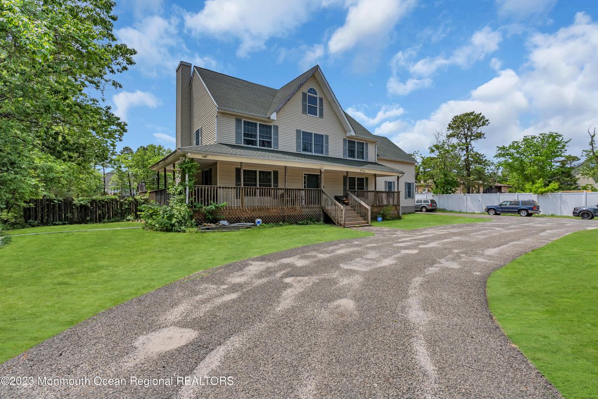 Backyard, Exterior, Facade, Cape Cod