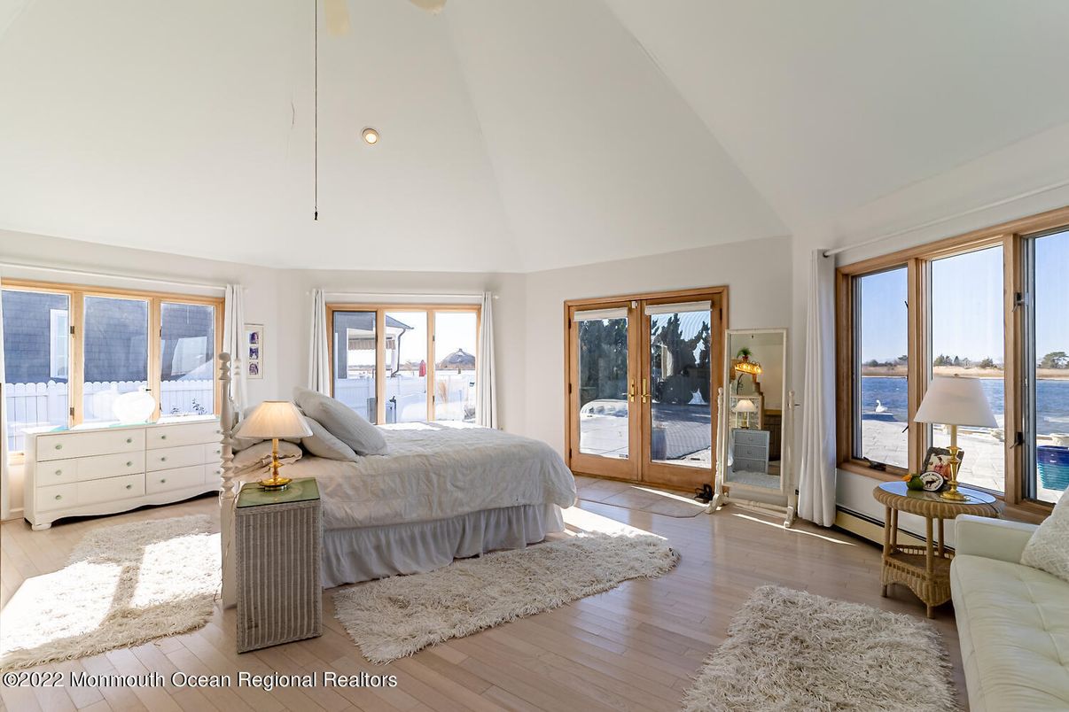 Bedroom, Interior, Recessed Lighting, Water, Wood Texture Flooring