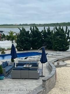 Exterior, Lake, Pool, Water