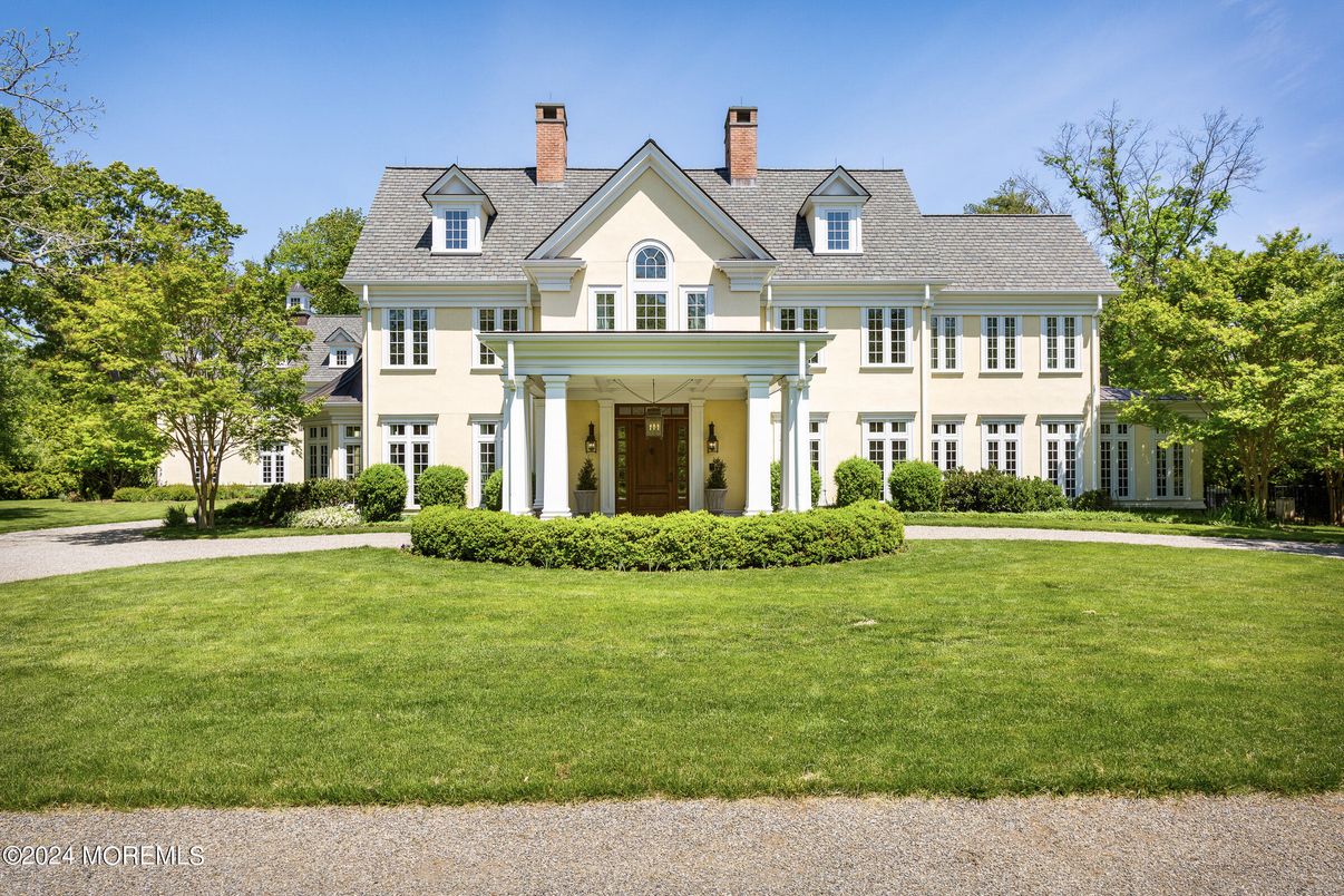 Exterior, Facade, French Provincial