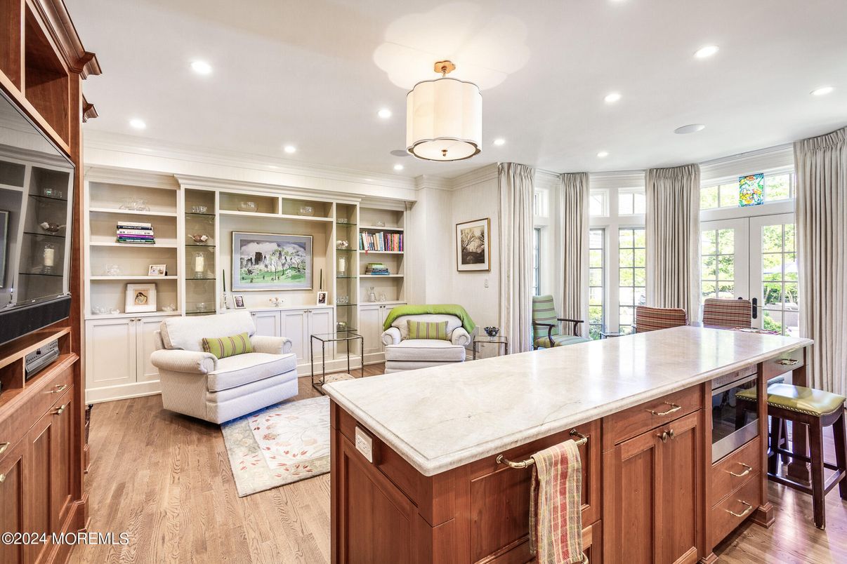 Interior, Kitchen, Living room, Recessed Lighting, Wood Texture Flooring