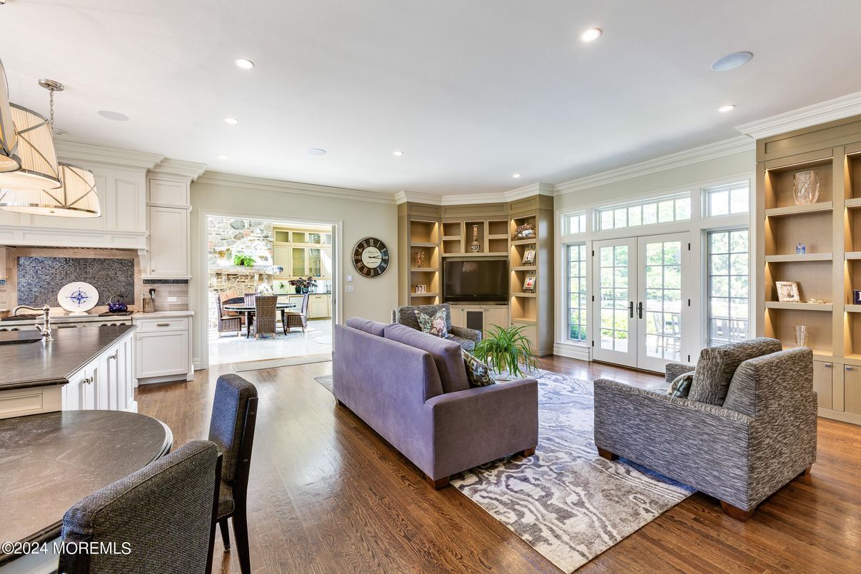 Dining room, Interior, Kitchen, Living room, Pendant Lights, Recessed Lighting, Wood Texture Flooring