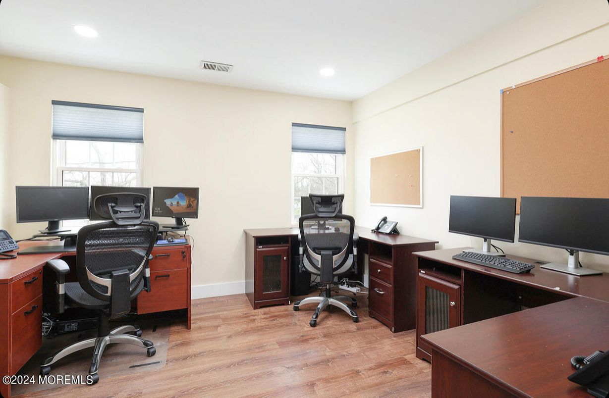 Home Office, Interior, Recessed Lighting, Wood Texture Flooring