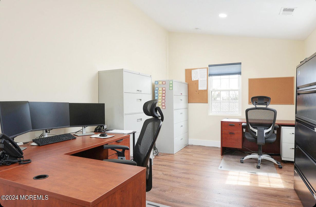 Home Office, Interior, Recessed Lighting, Wood Texture Flooring
