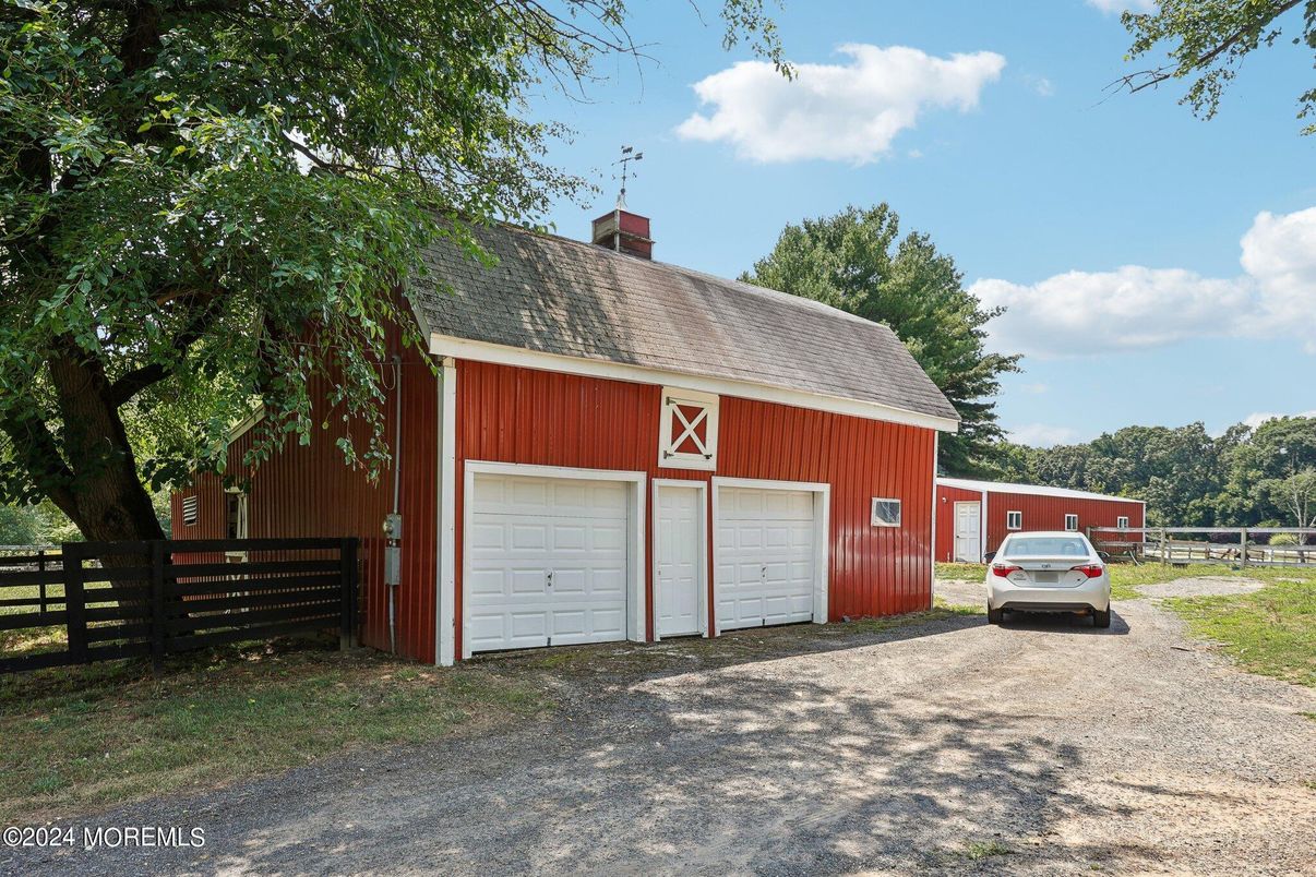 Detached Garage, Exterior