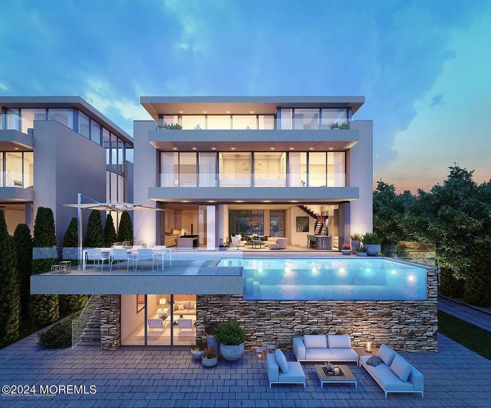 Exterior, Facade, Pool, Modern