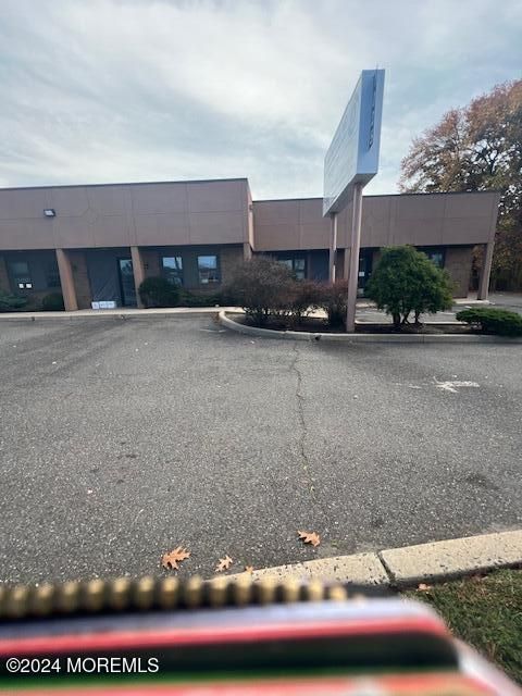 Exterior, Facade, None