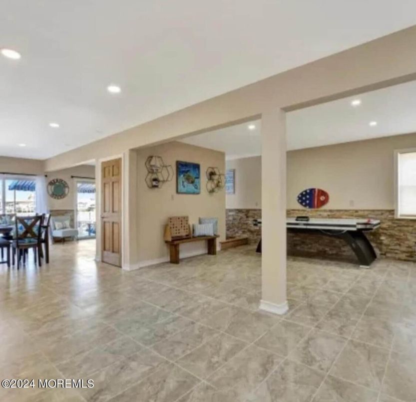 Dining room, Interior, Recessed Lighting
